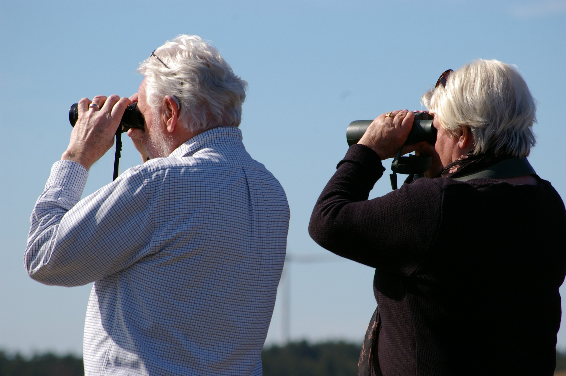 binoculars-2194228_1920